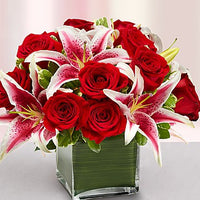 Red roses with stargazers in a glass cube vase for same day fresh flowers delivery by local florist near Livermore,Pleasanton , Dublin